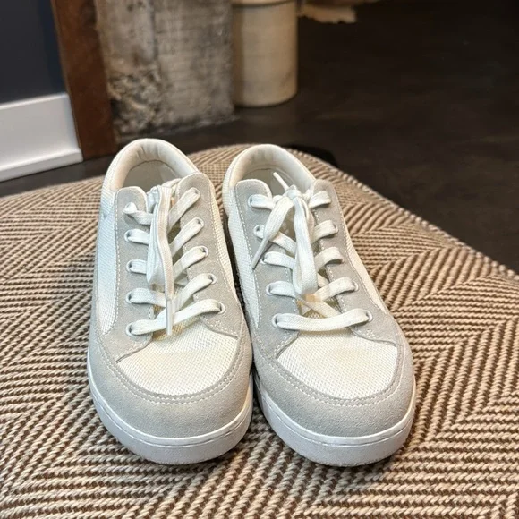 APC white court shoe, mesh, and suede - Picture 3 of 4